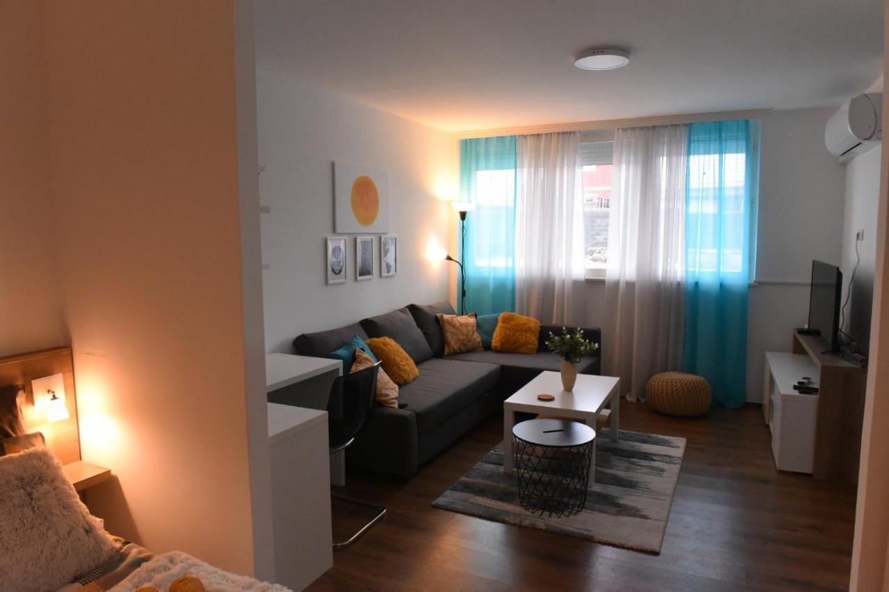 Central Apartment Cuprija Luaran gambar